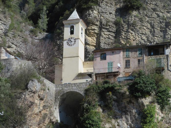 église paroissiale Notre-Dame-de-la-Nativité. Cliché : Thomassin, Philippe, Roudoule, écomusée en terre gavotte, mars 2019.