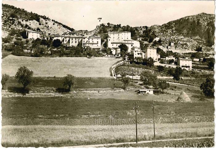 LA PENNE (A.-M.) alt. 825 m
Cure d'air et de repos à 70 km de Nice
