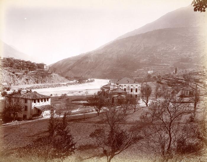 Puget-Théniers - Hôpital Bischosffheim. Fonds Archives départementales des Alpes-Maritimes. 1X198