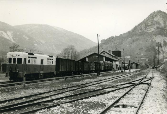 Locomotive Brissoneau &amp; Lotz, série 61 en gare d'Annot. Fonds Marcel Cauvin. Coll. Roudoule.