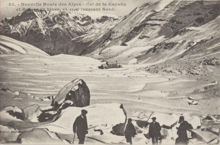 33. Nouvelle route des Alpes - Col de la Cayolle et Refuge en hiver - alt. 2352 m