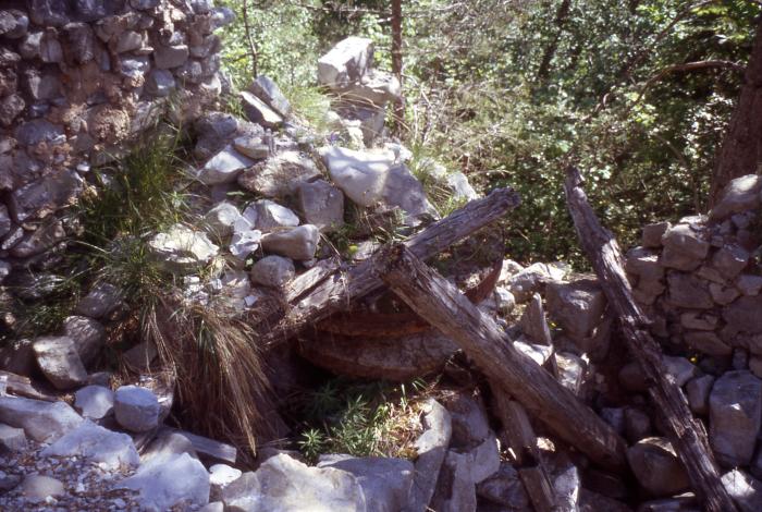 Ruine d'un moulin à farine - hameau des Moulins de Sauze