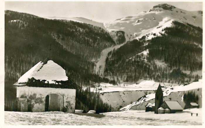 29 - Environs de St-Etienne-de-Tinée (A.M.) AURON (alt. 1645 m.) La Cime de la Donna et la piste.