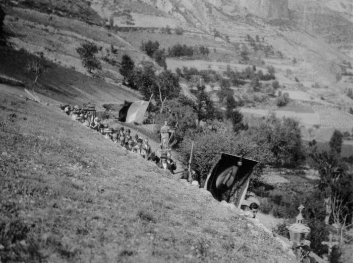 [Procession, hameau du Serre.]