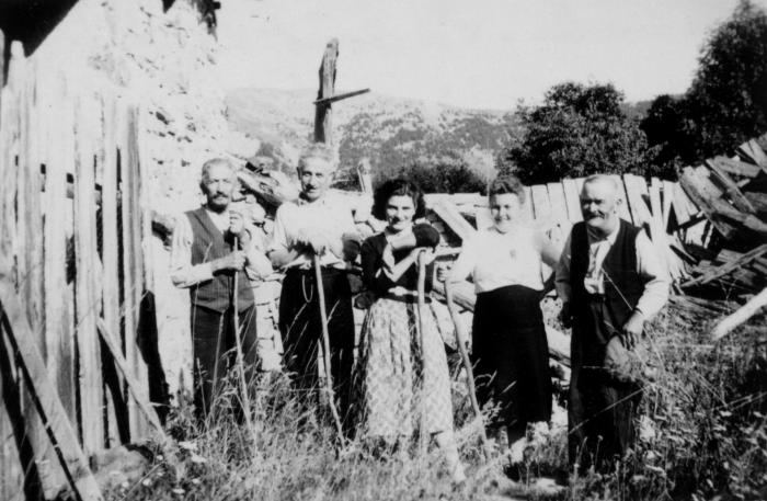 [Photo de famille, La Palud, Barels, 24 août 1951.]