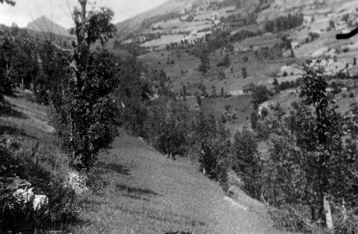 [Paysage au Serre; hameau de Barels]