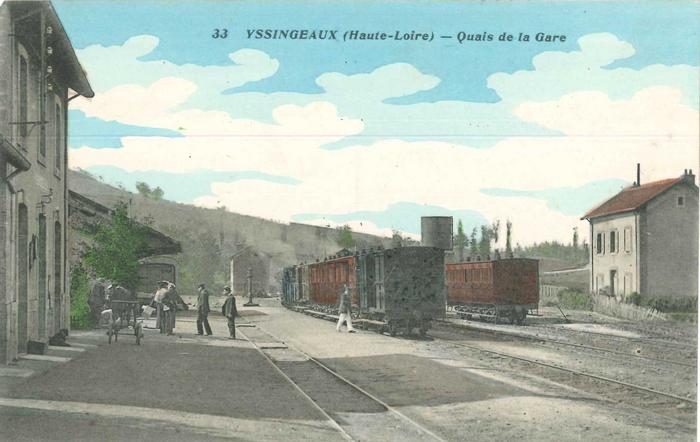 "33. - Yssingeaux (Hte -Loire) - Quais de la gare"