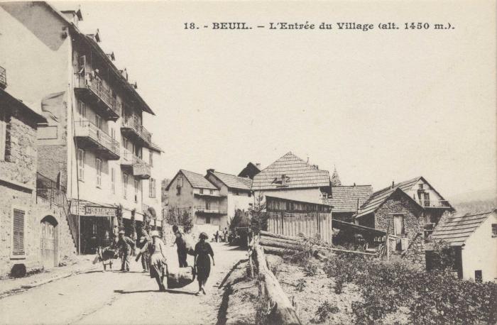 13. Beuil (A.M.) - 1450m- l'entrée du village