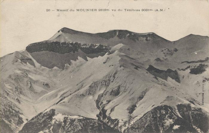 26. Massif du Mounier (2818m) vue du Ténibres (3031 m) (A.-M)