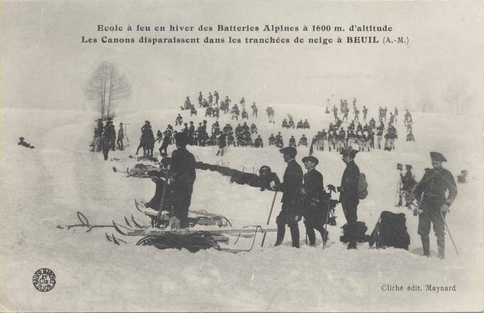 Ecole à feu en hiver des batteries Alpines à 1600m d'alt. Les canons disparaissent dans les tranchées de neige à Beuil (A.-M.)