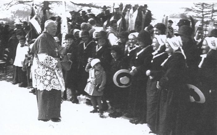 Monseigneur Rémond en 1932 aux Launes