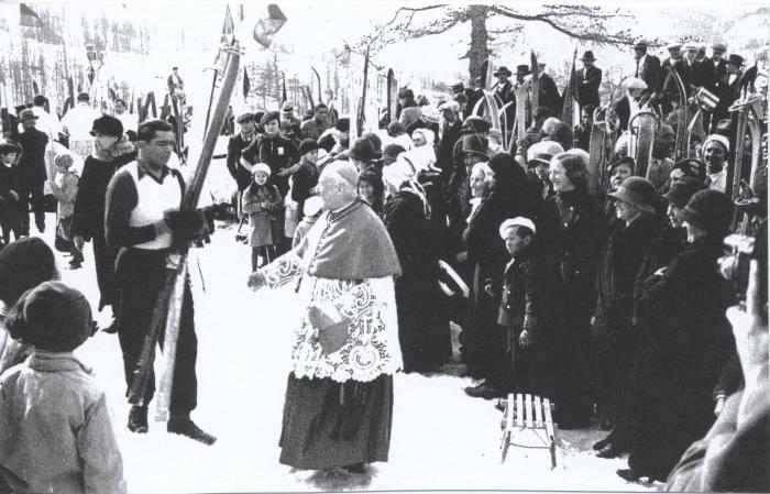 Monseigneur Rémond en 1932 aux Launes.