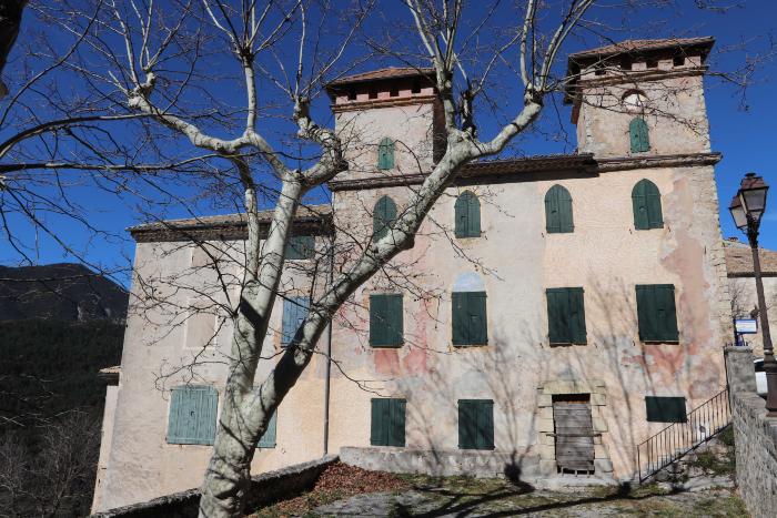 Maison du Baron Corporandy d'Auvare. Cliché : Thomassin, Philippe, Roudoule, écomusée en terre gavotte, mars 2019.