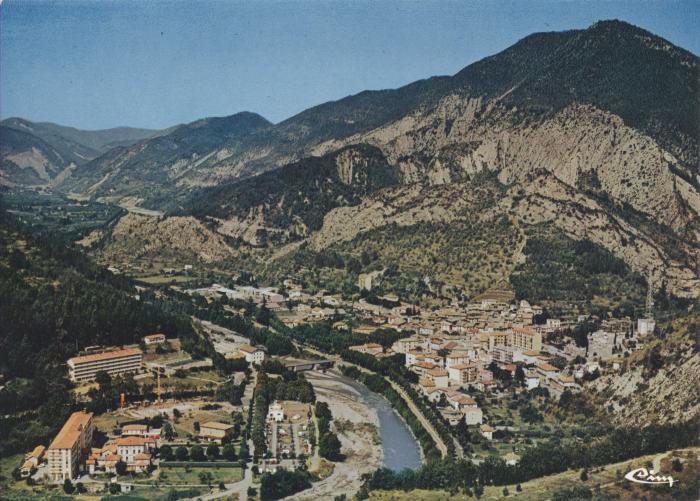 3 99 83 2018 Puget-Théniers - A.M. - Vue générale
