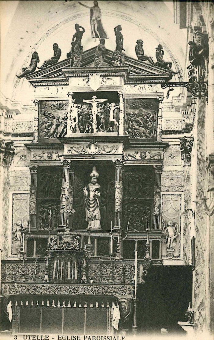 3 UTELLE - EGLISE PAROISSIALE Retable monumental sculpté aux XIIe et XIIIe siècles sur bois et noyer - Il représente diverses scènes de la Passion du Christ, depuis l'entrée à Jérusalem, jusqu'à la Résurrection